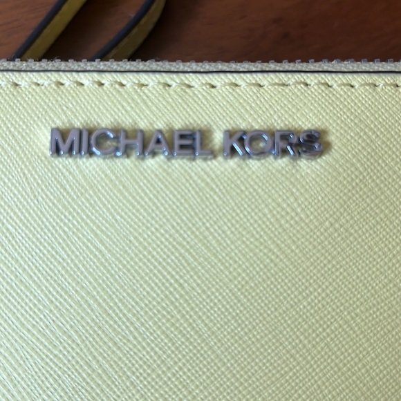 MICHAEL KORS WRISTLET - Picture 2 of 5